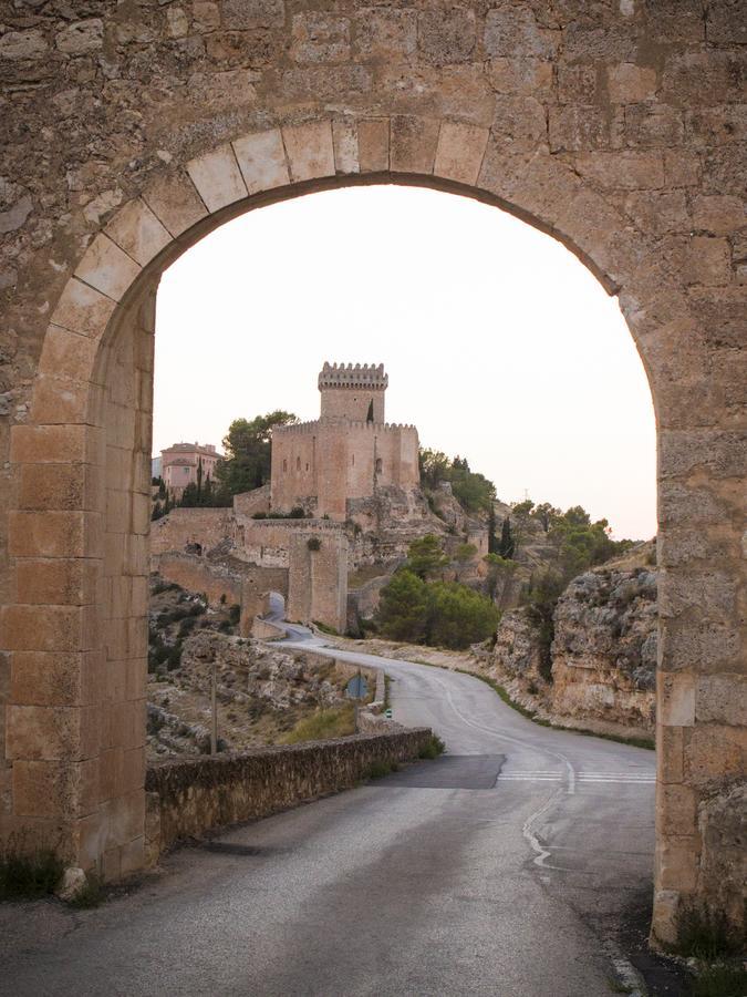 Hotel Hierbaluisa Alarcon Bagian luar foto