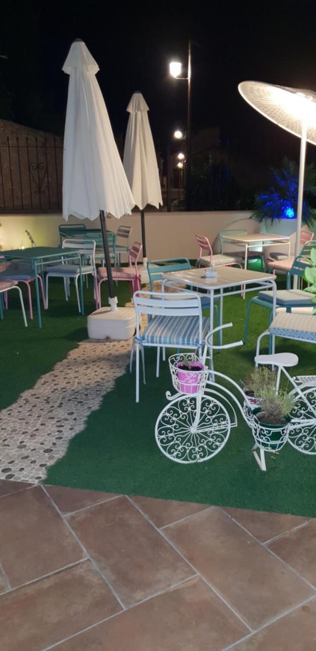Hotel Hierbaluisa Alarcon Bagian luar foto